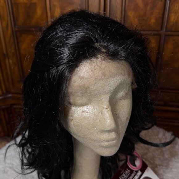 Freetress Equal 23" Star Lace Front Natural Hairline Color 1B Wavy Synthetic Wig - Picture 3 of 16